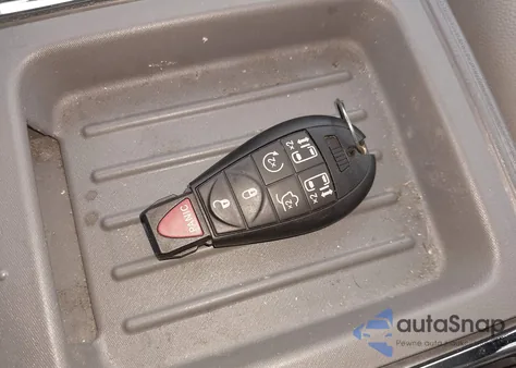 2008 Chrysler Town & Country Touring z USA, uszkodzony, nr VIN 2A8HR54P68R757380